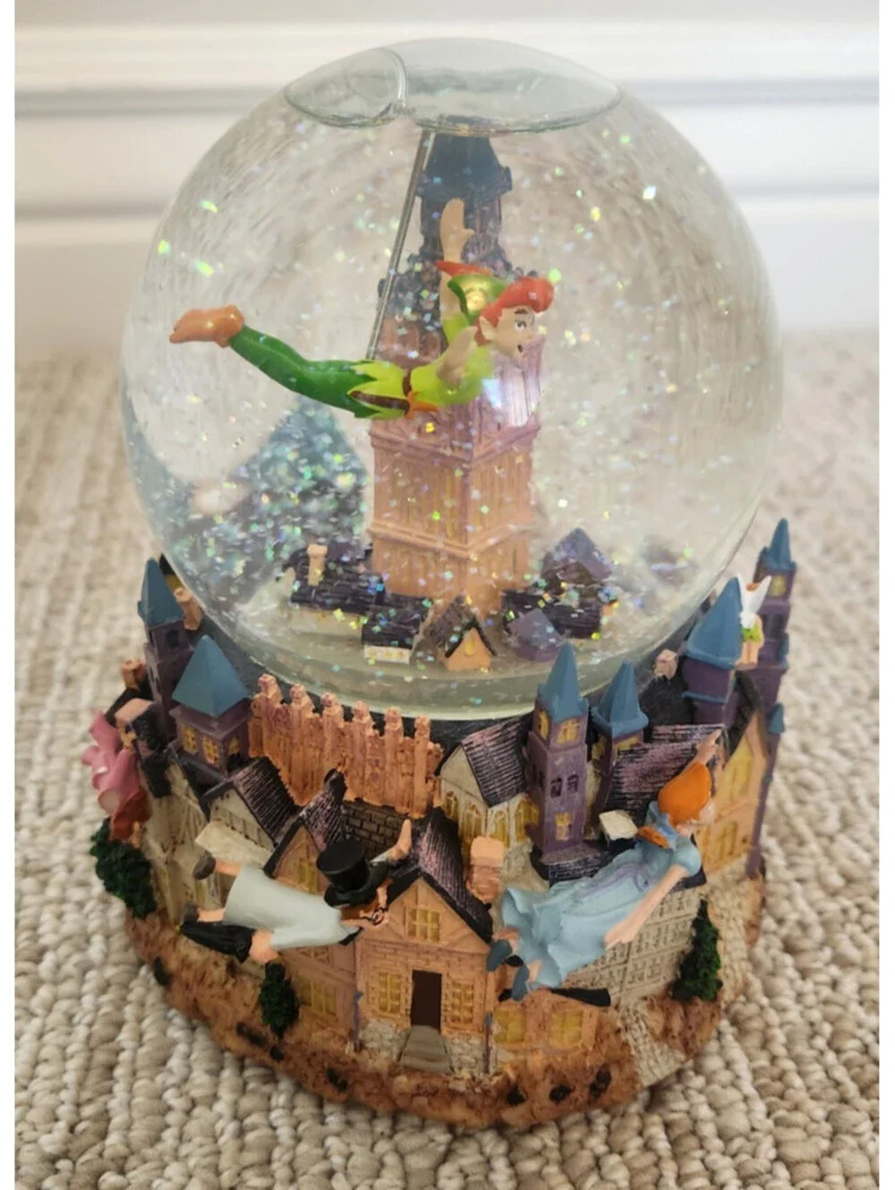 Disney Peter Pan Snowglobe 